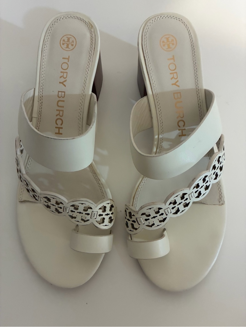 Tory Burch Cream Leather Cutout Logo Heel Mules - Picture 1 of 3